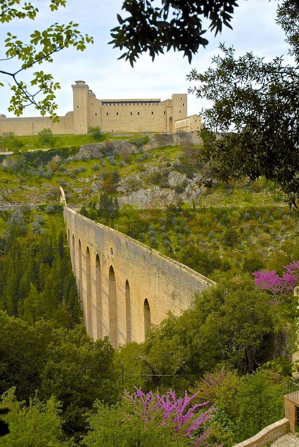 Palazzo Sant'Angelo Bed & Breakfast Spoleto Exterior photo