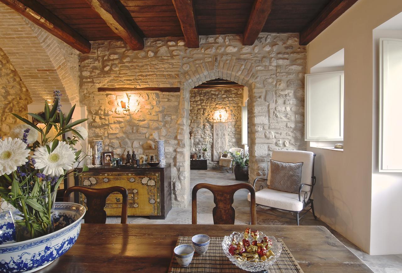 Palazzo Sant'Angelo Bed & Breakfast Spoleto Exterior photo