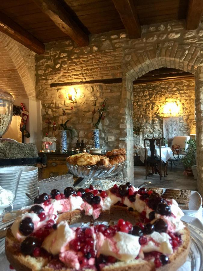 Palazzo Sant'Angelo Bed & Breakfast Spoleto Exterior photo